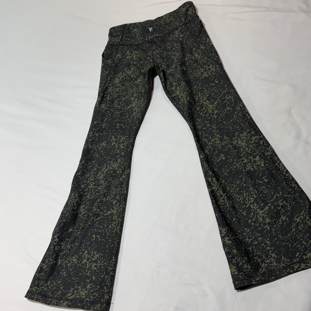 Old Navy Active PowerSoft High-Rise Go-Dry Flare Leggings Youth L - Picture 3 of 9